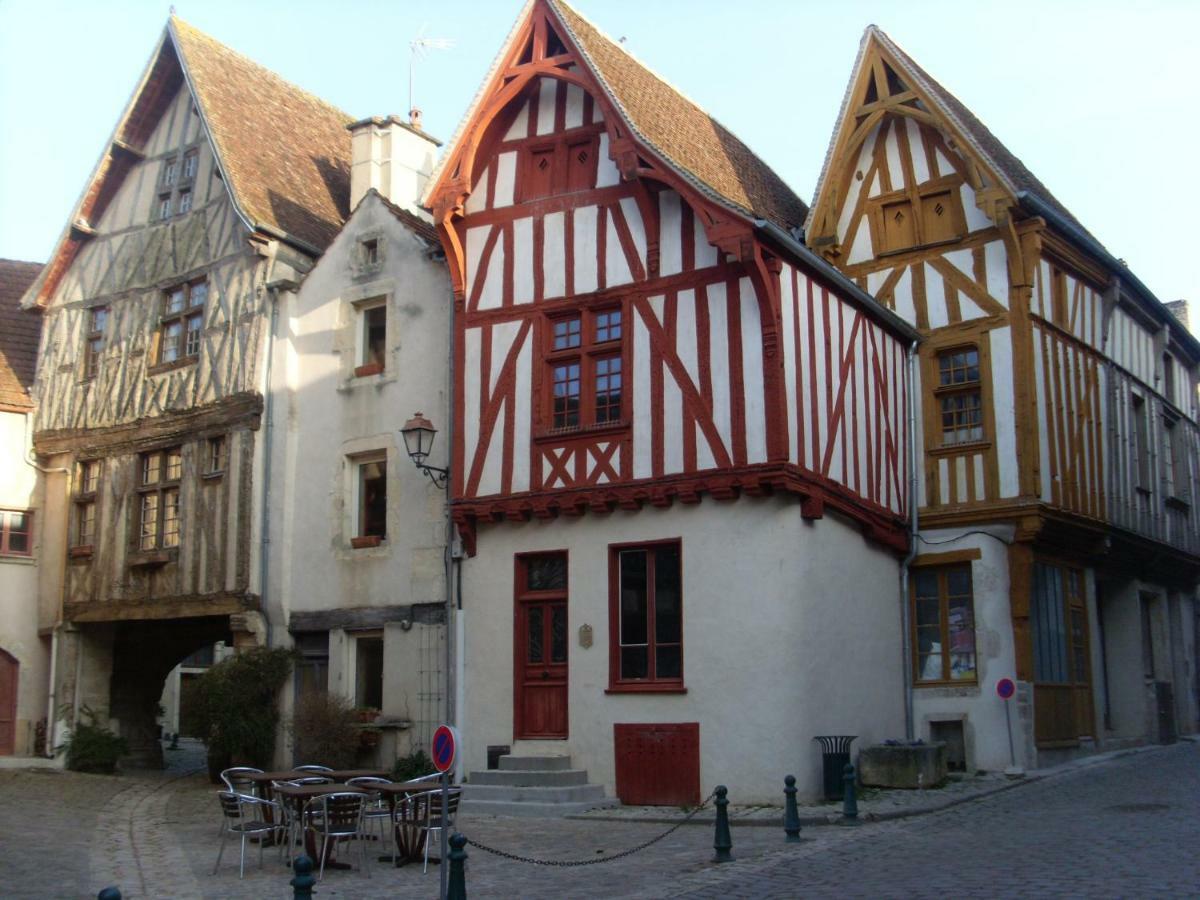 La Petite Sentence De Noyers Exterior photo