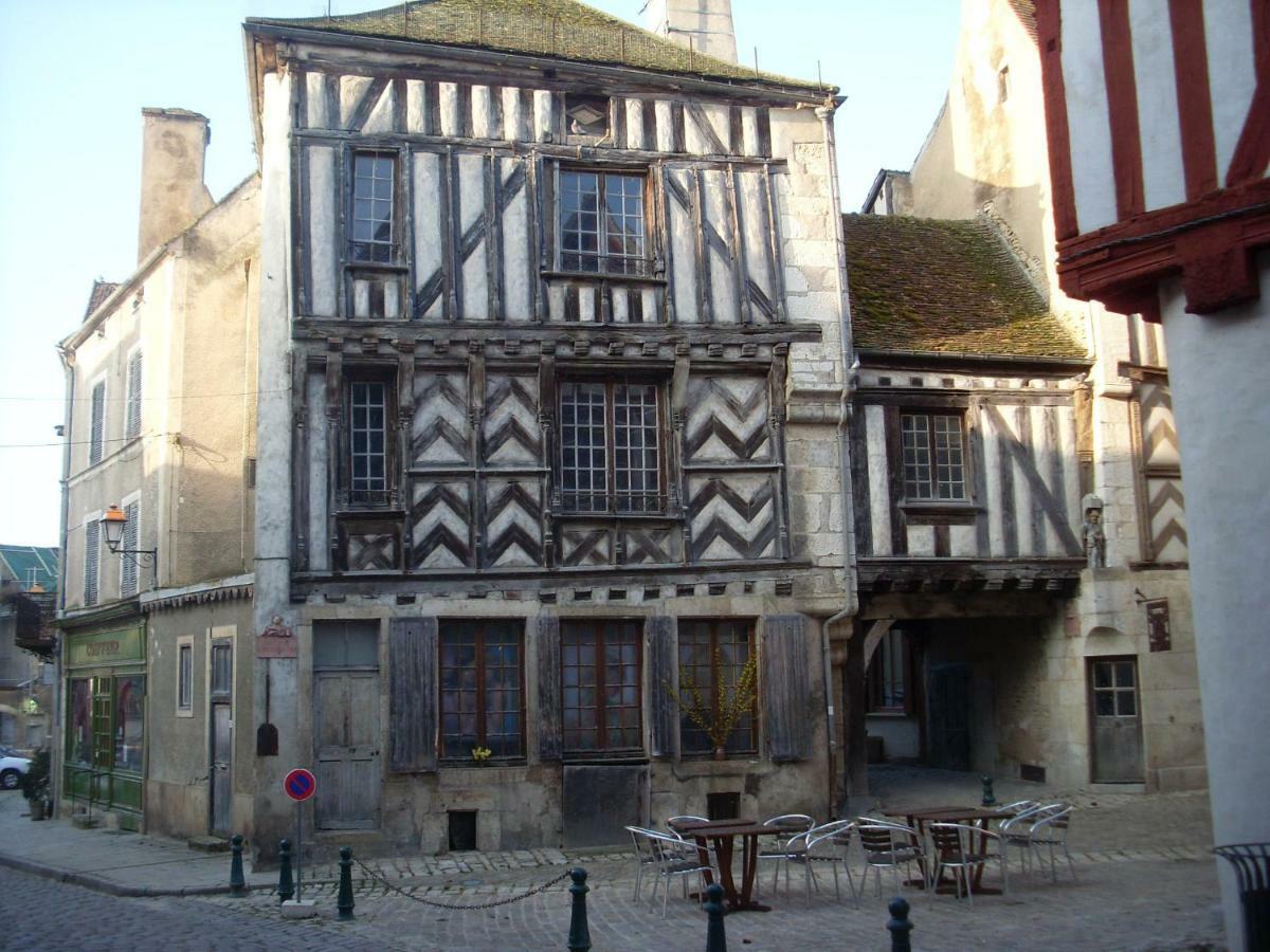 La Petite Sentence De Noyers Exterior photo